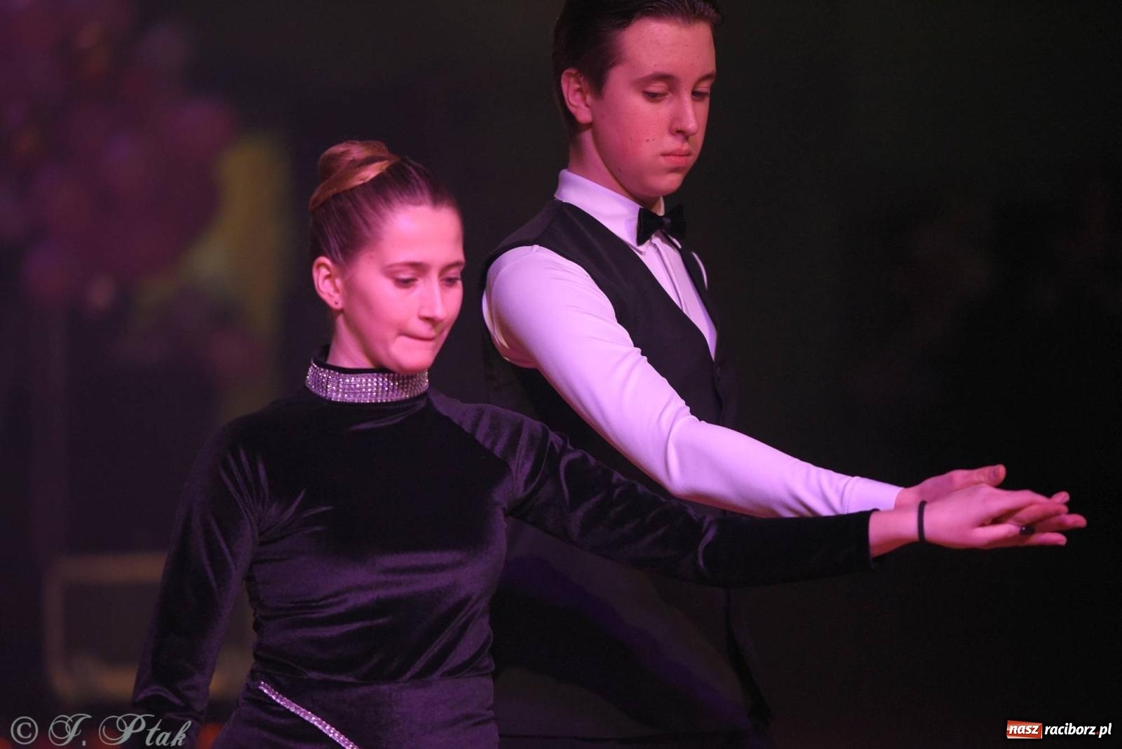 Zdjęcie w galerii na portalu naszraciborz.pl: XVI Karnawałowa Rewia Tańca w Raciborzu [FOTO i WIDEO] wiadomości z regionu