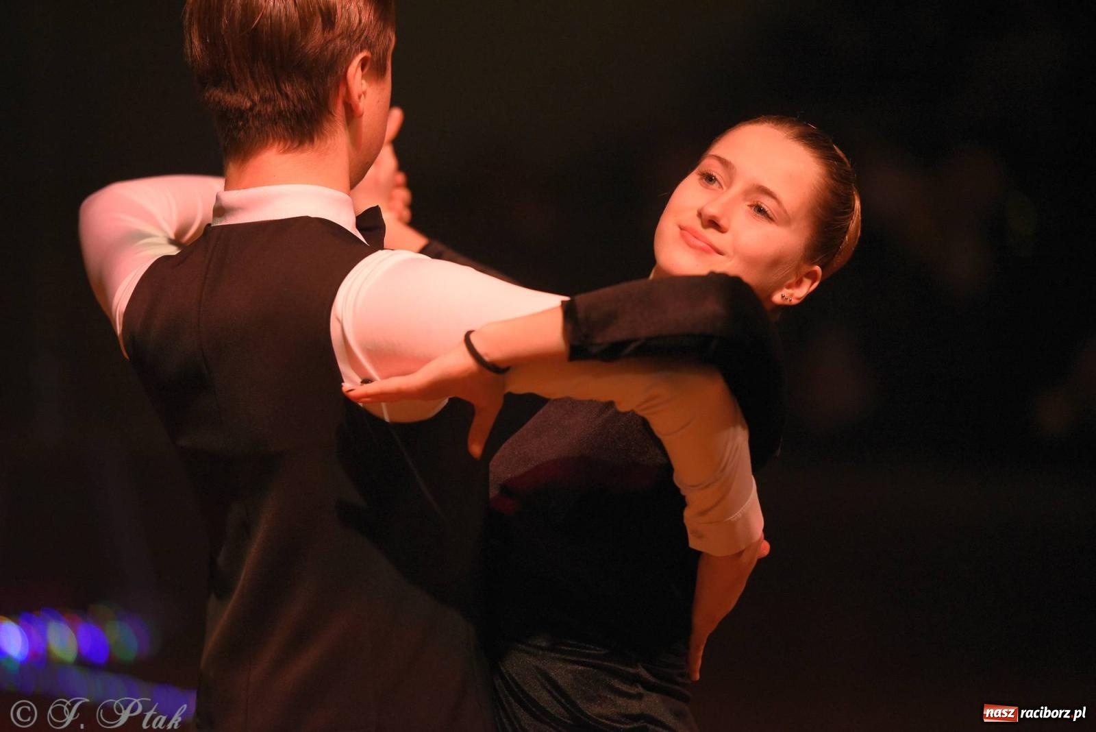 Zdjęcie w galerii na portalu naszraciborz.pl: XVI Karnawałowa Rewia Tańca w Raciborzu [FOTO i WIDEO] wiadomości z regionu