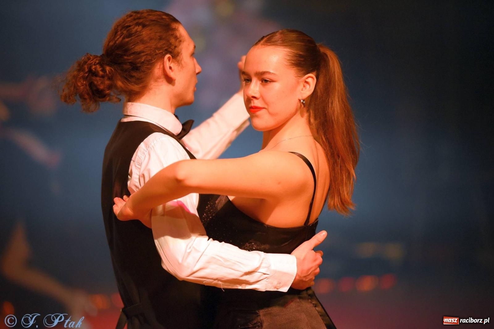 Zdjęcie w galerii na portalu naszraciborz.pl: XVI Karnawałowa Rewia Tańca w Raciborzu [FOTO i WIDEO] wiadomości z regionu