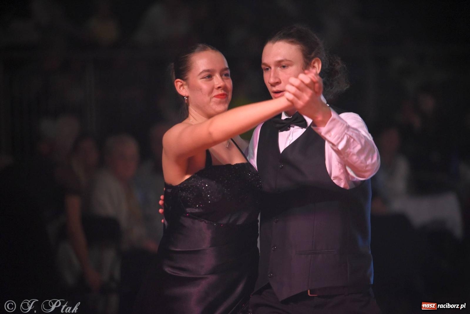 Zdjęcie w galerii na portalu naszraciborz.pl: XVI Karnawałowa Rewia Tańca w Raciborzu [FOTO i WIDEO] wiadomości z regionu