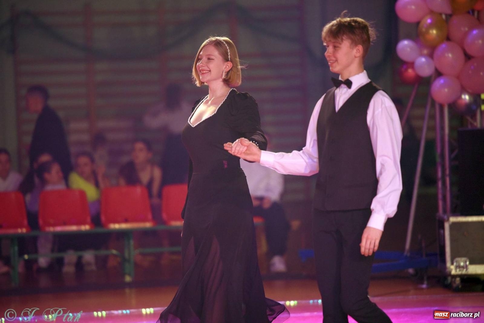 Zdjęcie w galerii na portalu naszraciborz.pl: XVI Karnawałowa Rewia Tańca w Raciborzu [FOTO i WIDEO] wiadomości z regionu