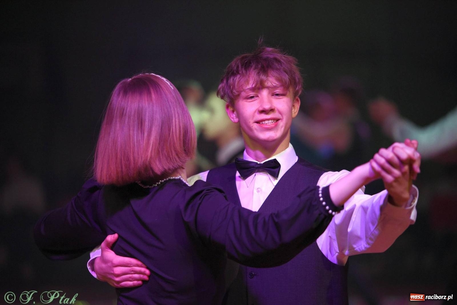 Zdjęcie w galerii na portalu naszraciborz.pl: XVI Karnawałowa Rewia Tańca w Raciborzu [FOTO i WIDEO] wiadomości z regionu