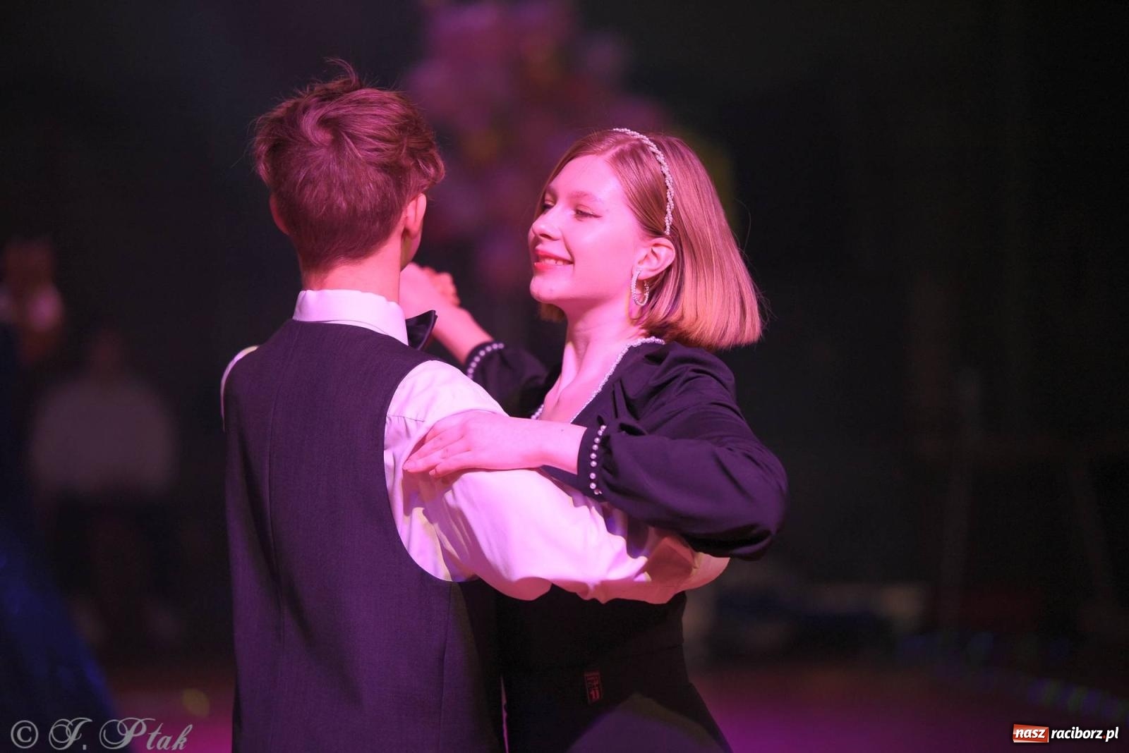 Zdjęcie w galerii na portalu naszraciborz.pl: XVI Karnawałowa Rewia Tańca w Raciborzu [FOTO i WIDEO] wiadomości z regionu