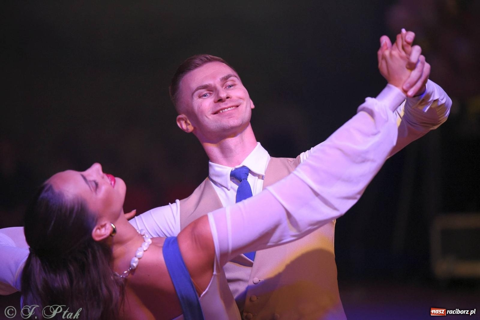 Zdjęcie w galerii na portalu naszraciborz.pl: XVI Karnawałowa Rewia Tańca w Raciborzu [FOTO i WIDEO] wiadomości z regionu