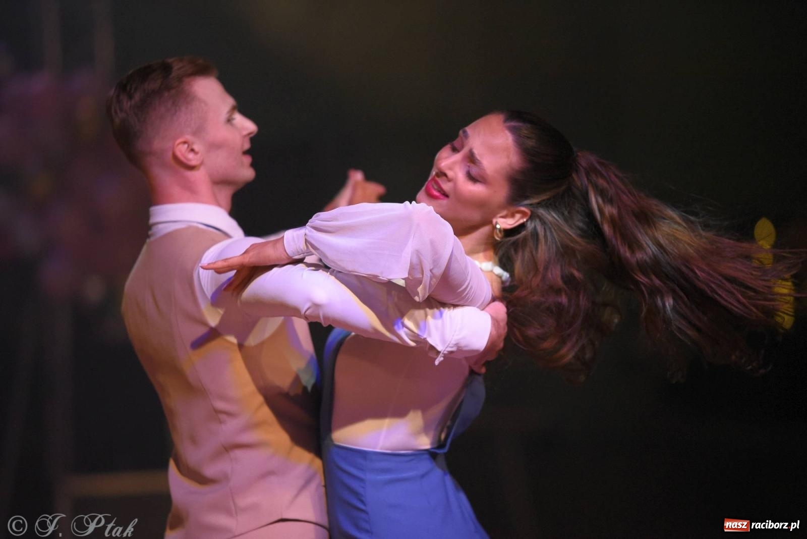 Zdjęcie w galerii na portalu naszraciborz.pl: XVI Karnawałowa Rewia Tańca w Raciborzu [FOTO i WIDEO] wiadomości z regionu