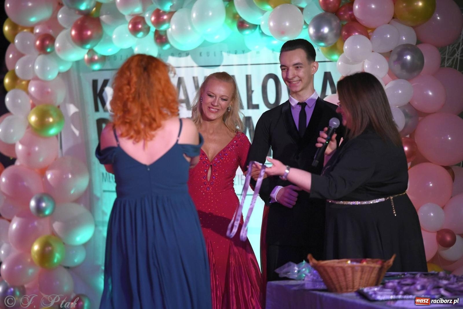 Zdjęcie w galerii na portalu naszraciborz.pl: XVI Karnawałowa Rewia Tańca w Raciborzu [FOTO i WIDEO] wiadomości z regionu