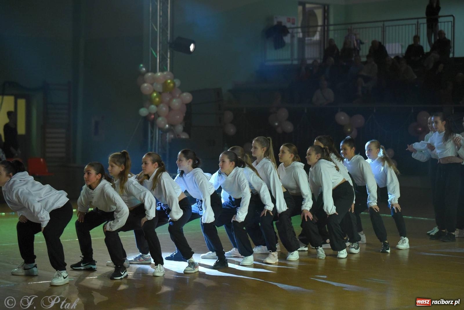 Zdjęcie w galerii na portalu naszraciborz.pl: XVI Karnawałowa Rewia Tańca w Raciborzu [FOTO i WIDEO] wiadomości z regionu