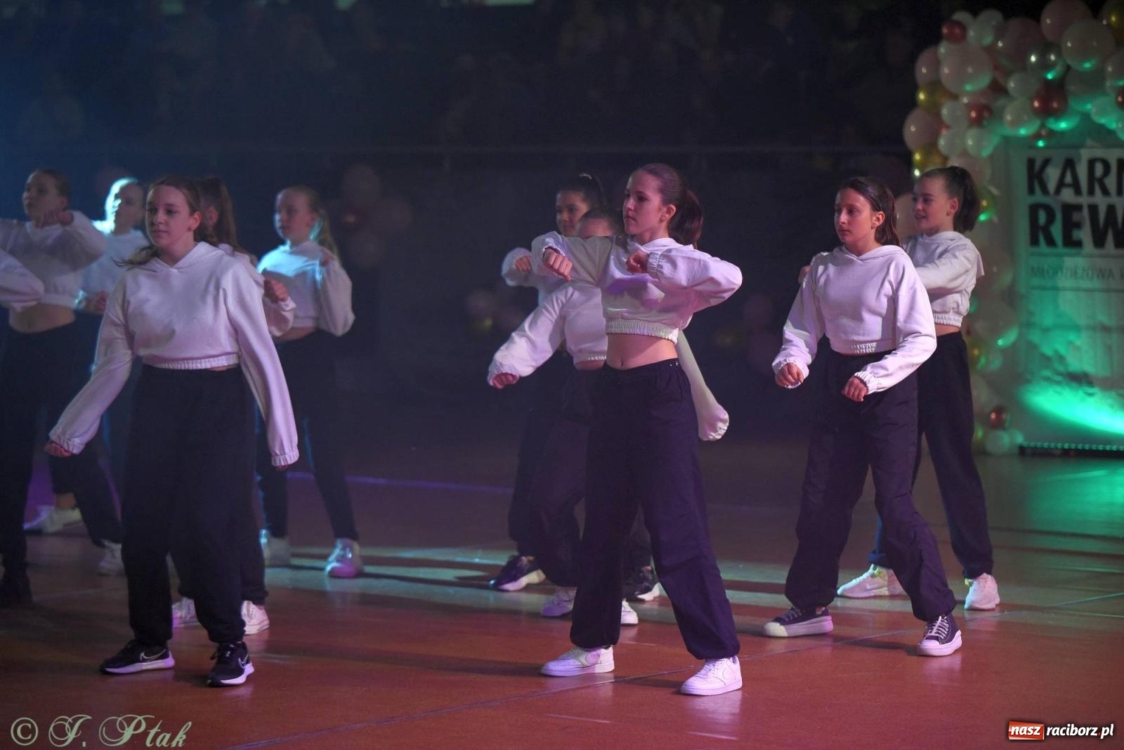 Zdjęcie w galerii na portalu naszraciborz.pl: XVI Karnawałowa Rewia Tańca w Raciborzu [FOTO i WIDEO] wiadomości z regionu