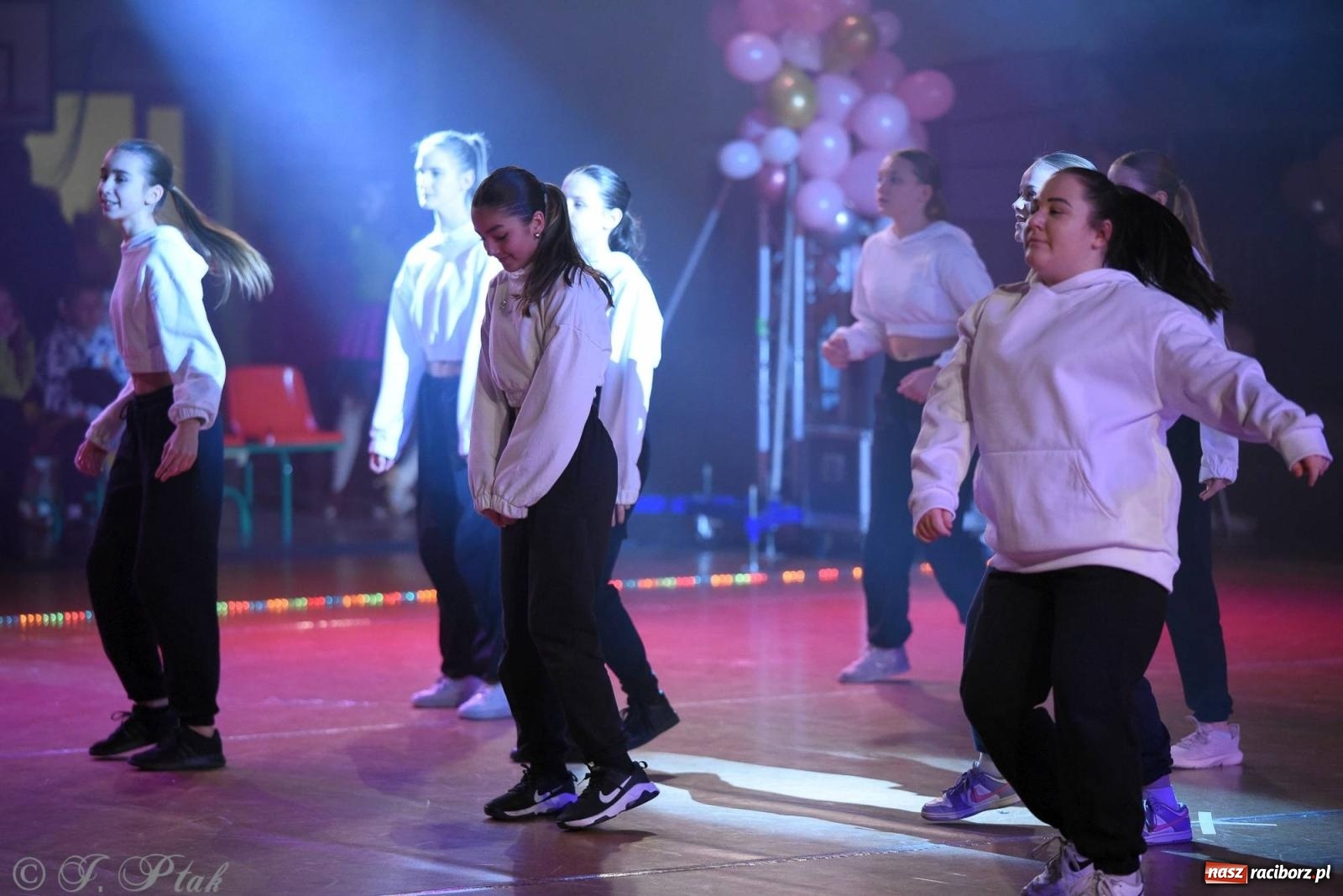 Zdjęcie w galerii na portalu naszraciborz.pl: XVI Karnawałowa Rewia Tańca w Raciborzu [FOTO i WIDEO] wiadomości z regionu