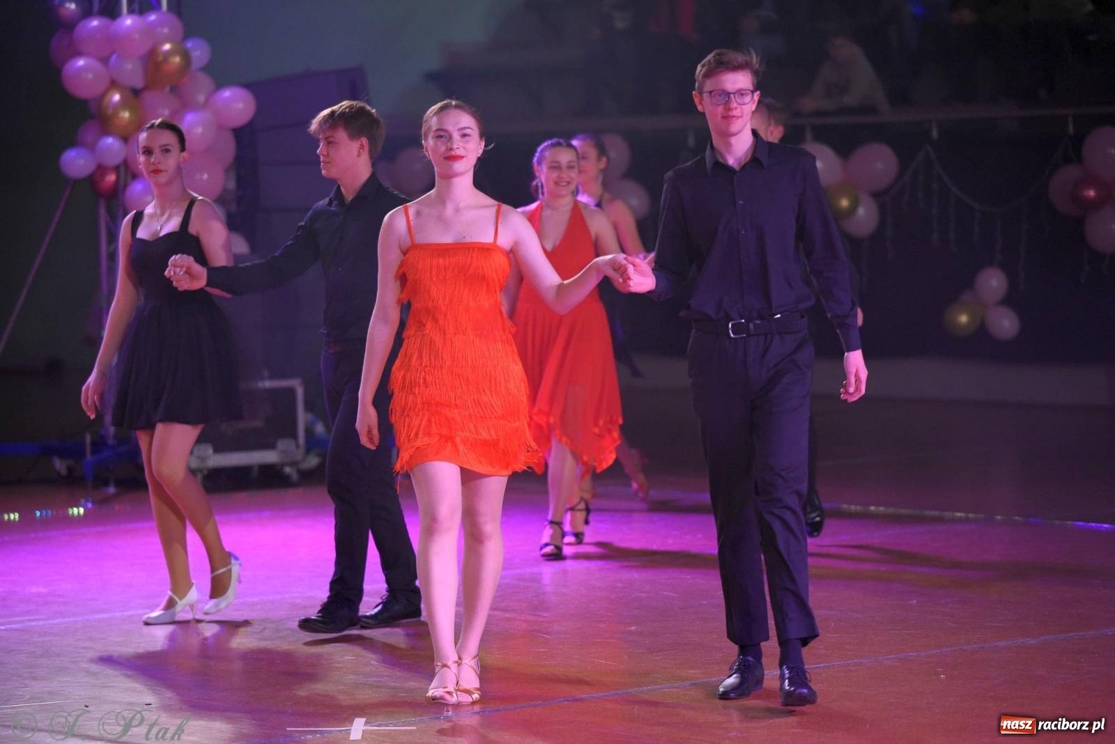 Zdjęcie w galerii na portalu naszraciborz.pl: XVI Karnawałowa Rewia Tańca w Raciborzu [FOTO i WIDEO] wiadomości z regionu