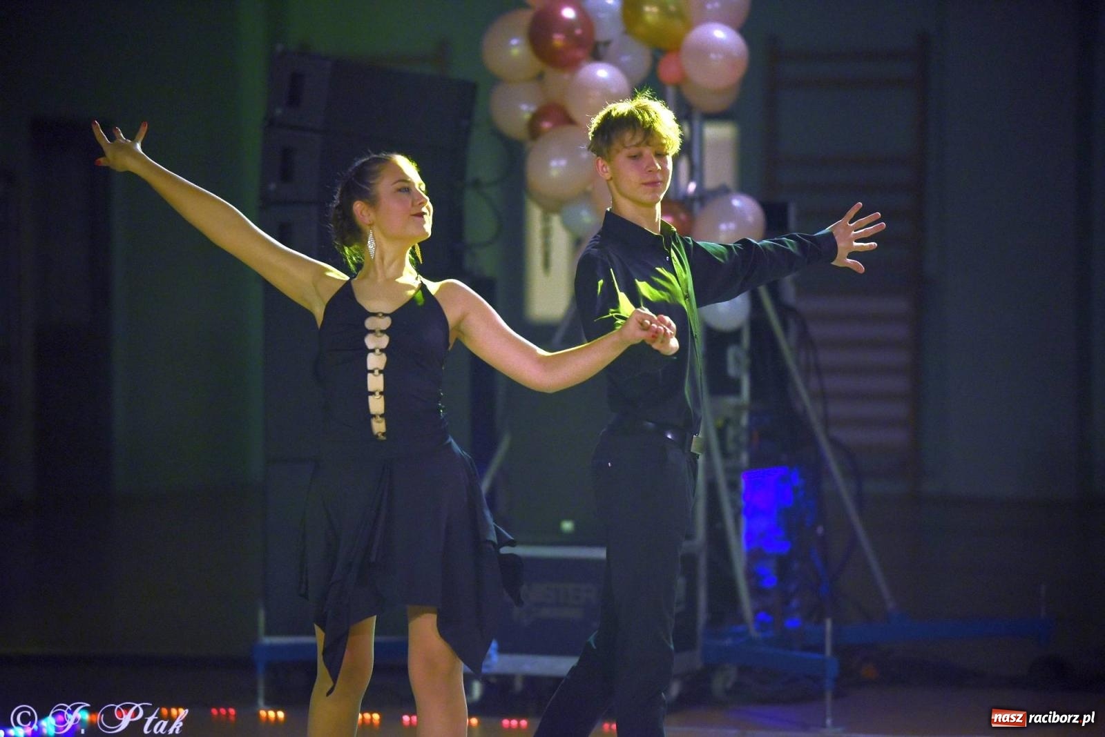 Zdjęcie w galerii na portalu naszraciborz.pl: XVI Karnawałowa Rewia Tańca w Raciborzu [FOTO i WIDEO] wiadomości z regionu