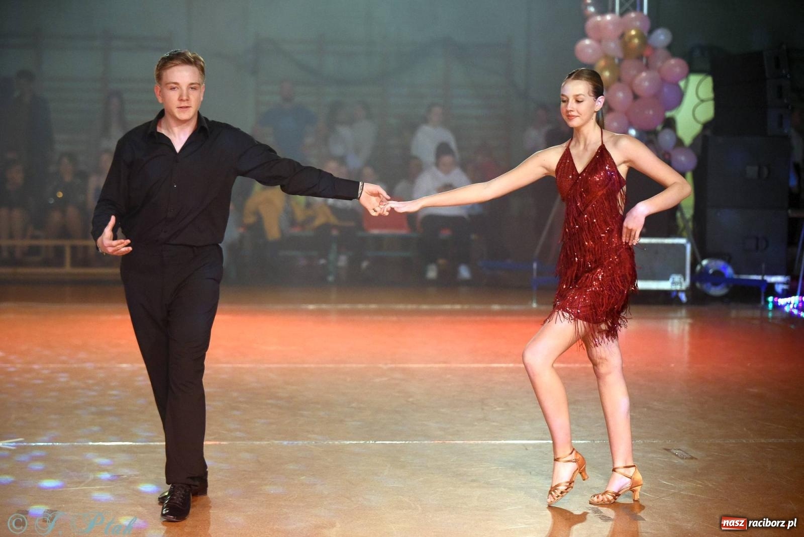 Zdjęcie w galerii na portalu naszraciborz.pl: XVI Karnawałowa Rewia Tańca w Raciborzu [FOTO i WIDEO] wiadomości z regionu