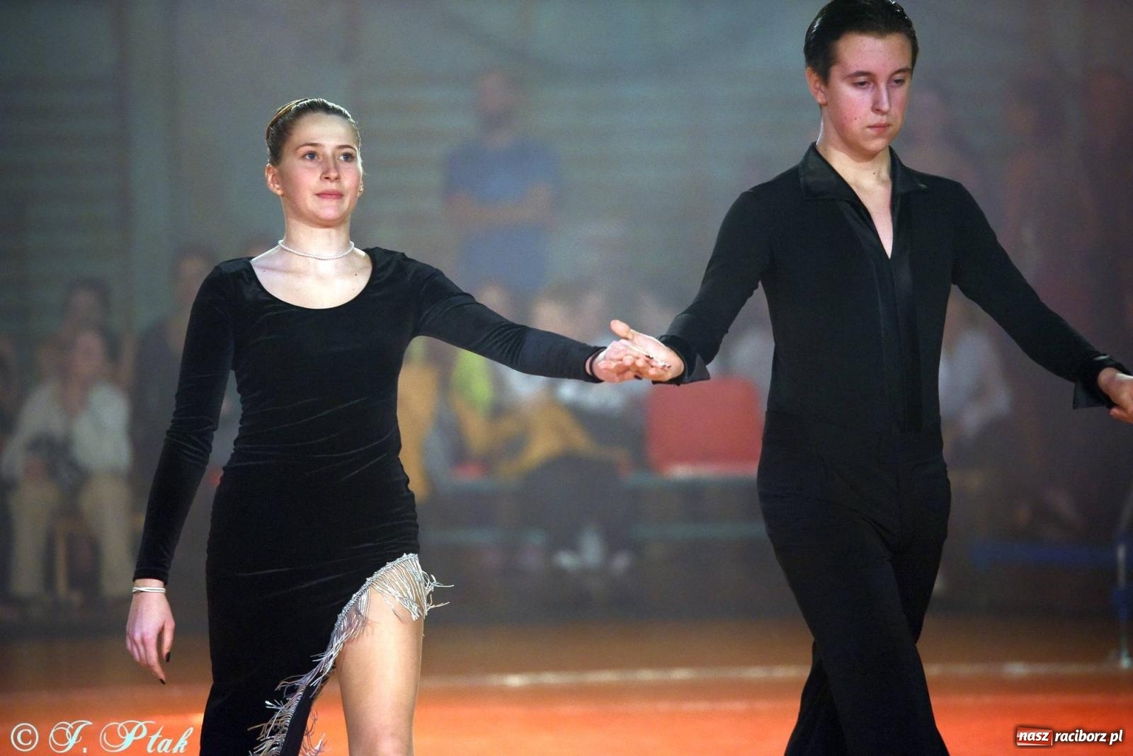 Zdjęcie w galerii na portalu naszraciborz.pl: XVI Karnawałowa Rewia Tańca w Raciborzu [FOTO i WIDEO] wiadomości z regionu