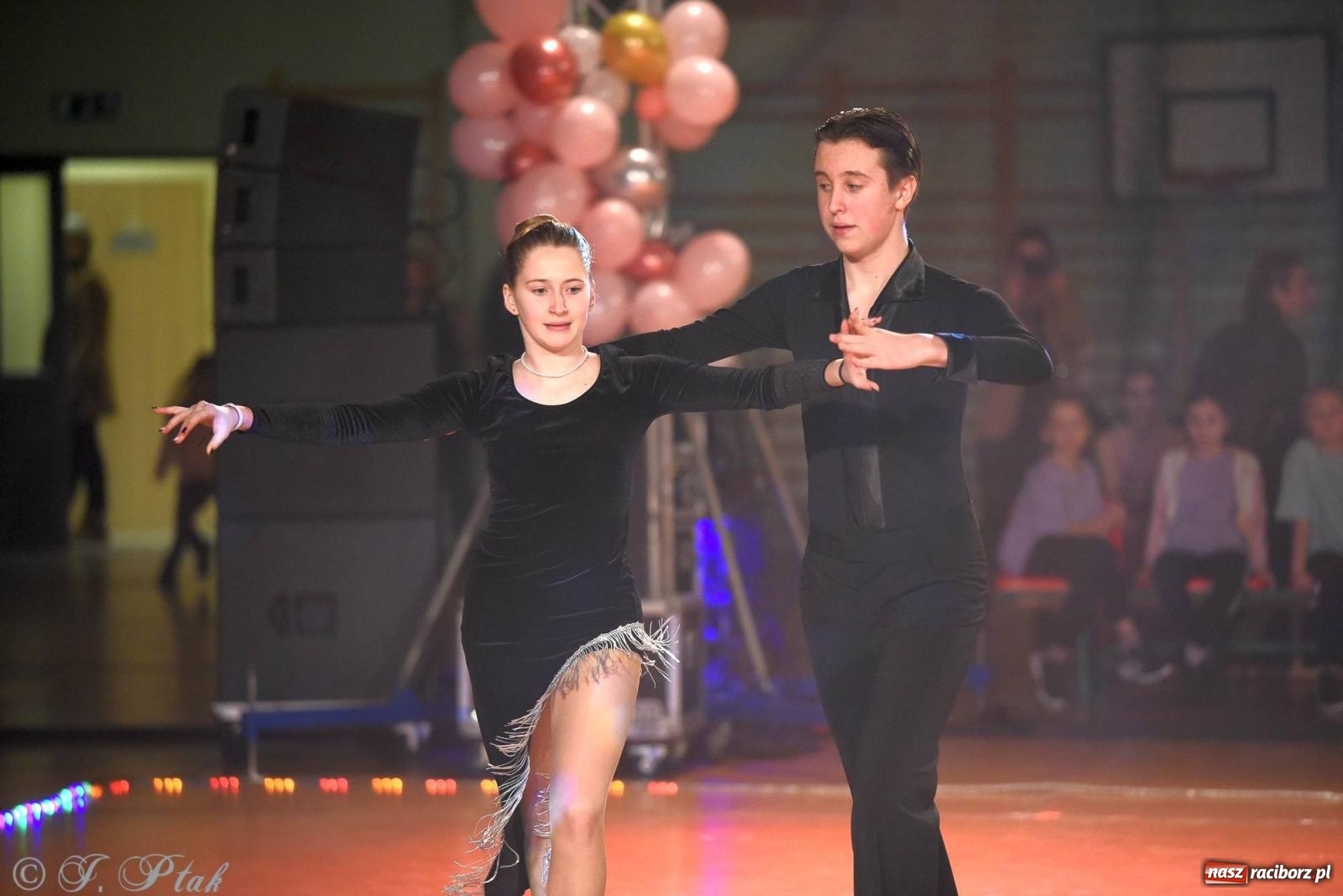 Zdjęcie w galerii na portalu naszraciborz.pl: XVI Karnawałowa Rewia Tańca w Raciborzu [FOTO i WIDEO] wiadomości z regionu