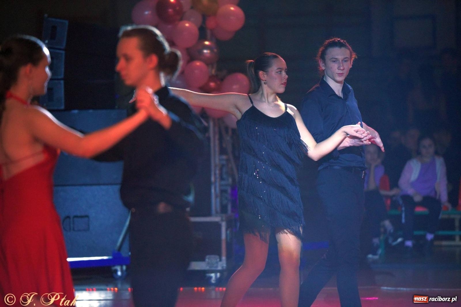 Zdjęcie w galerii na portalu naszraciborz.pl: XVI Karnawałowa Rewia Tańca w Raciborzu [FOTO i WIDEO] wiadomości z regionu