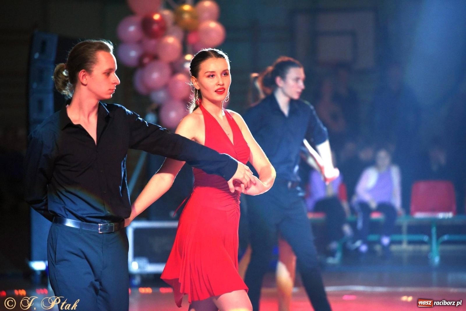 Zdjęcie w galerii na portalu naszraciborz.pl: XVI Karnawałowa Rewia Tańca w Raciborzu [FOTO i WIDEO] wiadomości z regionu