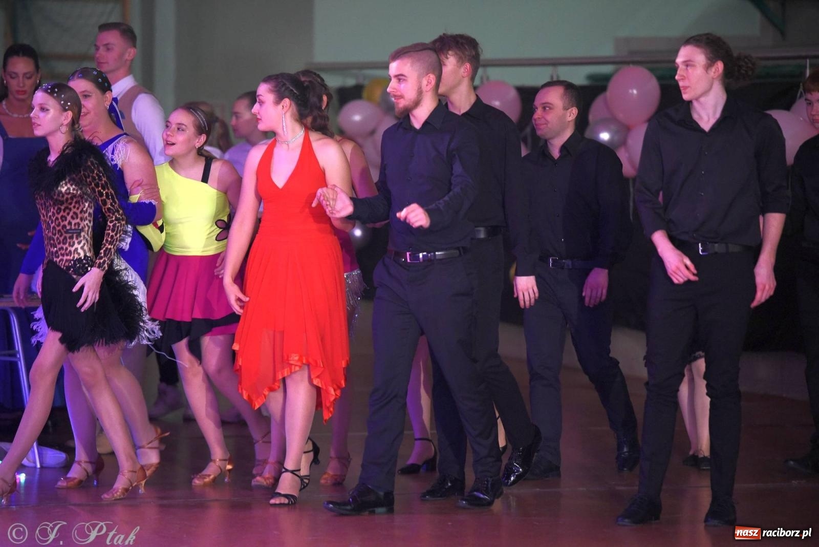 Zdjęcie w galerii na portalu naszraciborz.pl: XVI Karnawałowa Rewia Tańca w Raciborzu [FOTO i WIDEO] wiadomości z regionu