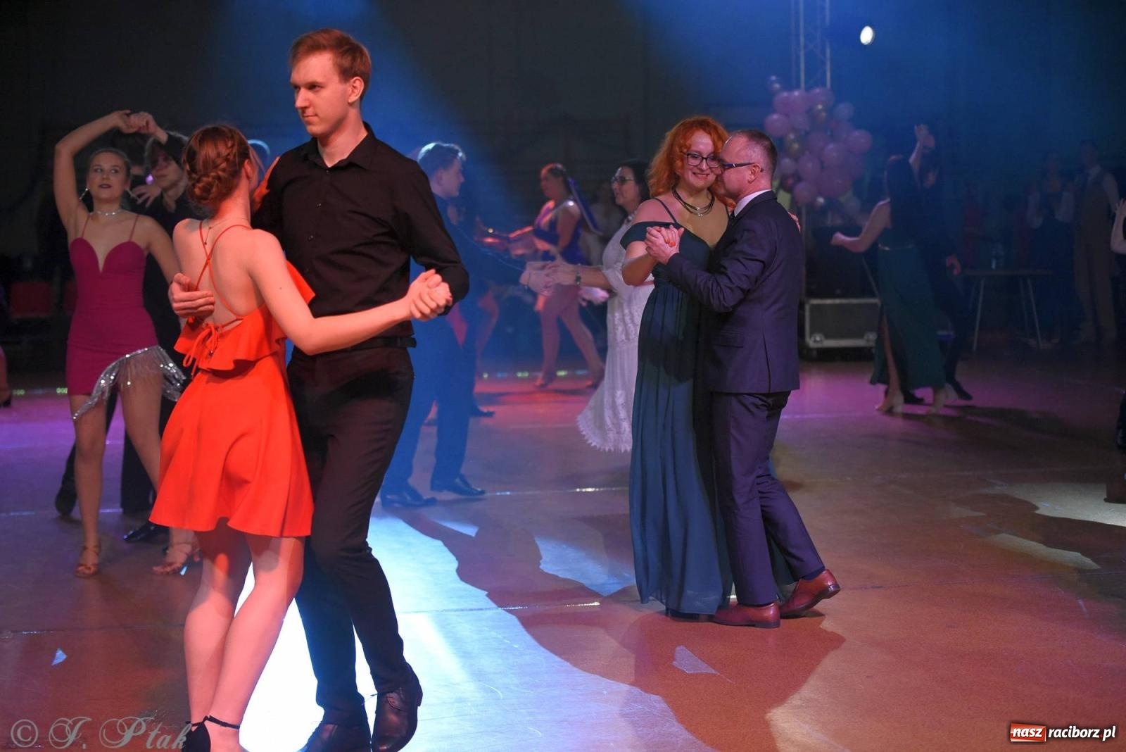 Zdjęcie w galerii na portalu naszraciborz.pl: XVI Karnawałowa Rewia Tańca w Raciborzu [FOTO i WIDEO] wiadomości z regionu