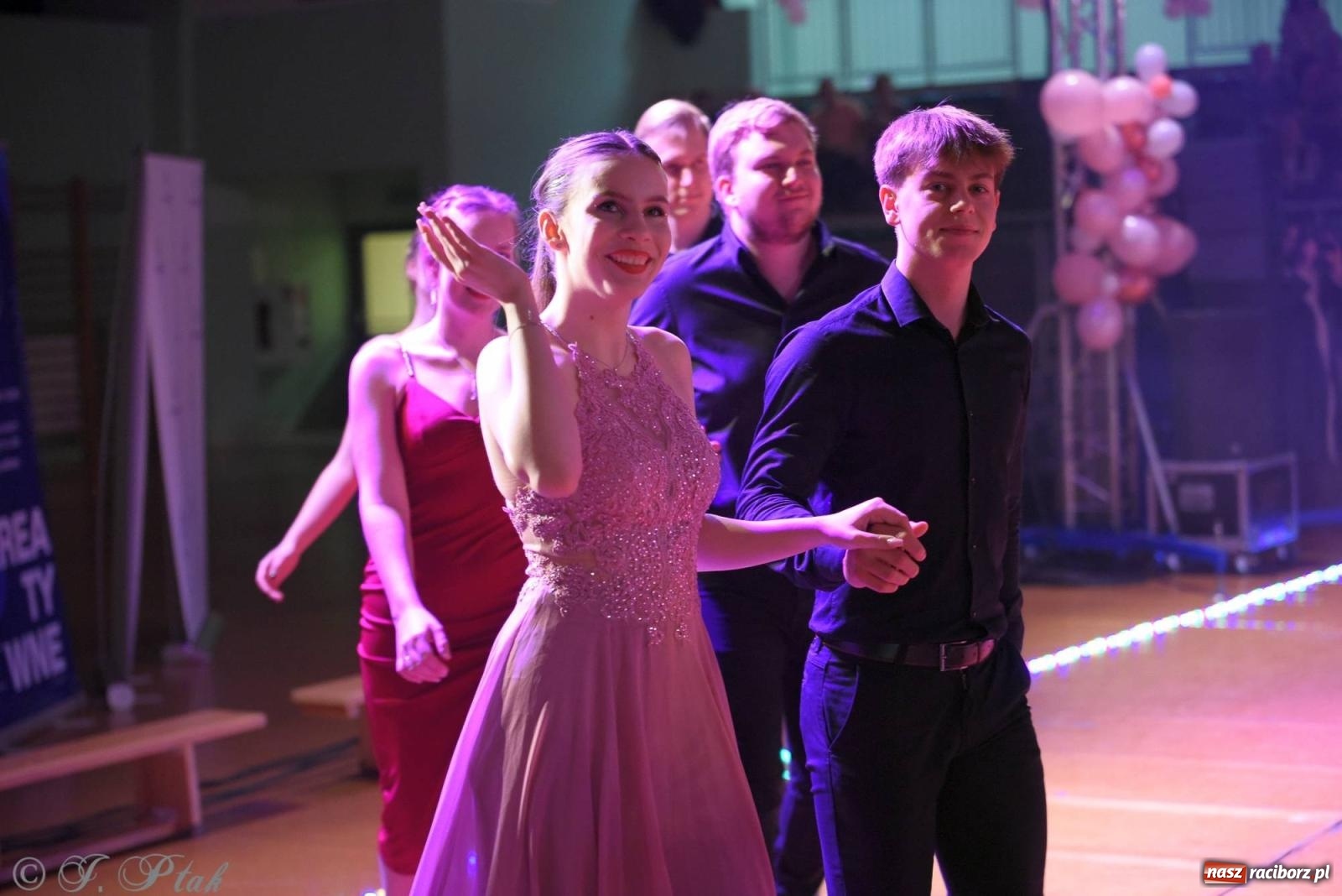 Zdjęcie w galerii na portalu naszraciborz.pl: XVI Karnawałowa Rewia Tańca w Raciborzu [FOTO i WIDEO] wiadomości z regionu