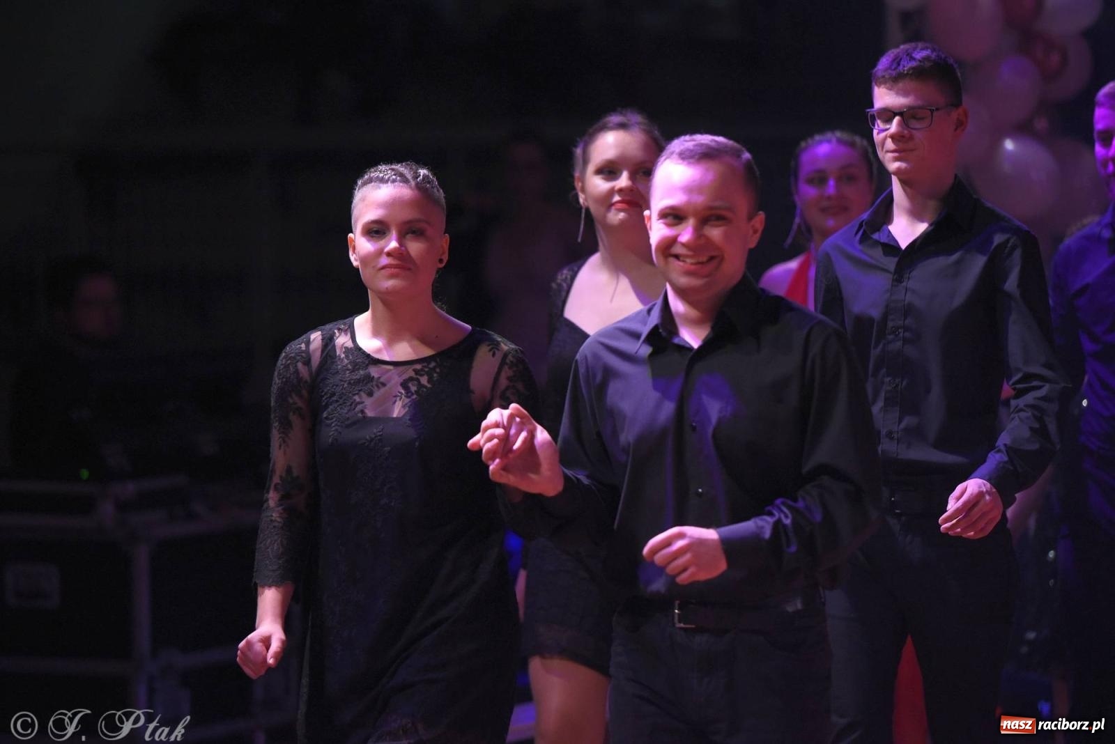 Zdjęcie w galerii na portalu naszraciborz.pl: XVI Karnawałowa Rewia Tańca w Raciborzu [FOTO i WIDEO] wiadomości z regionu