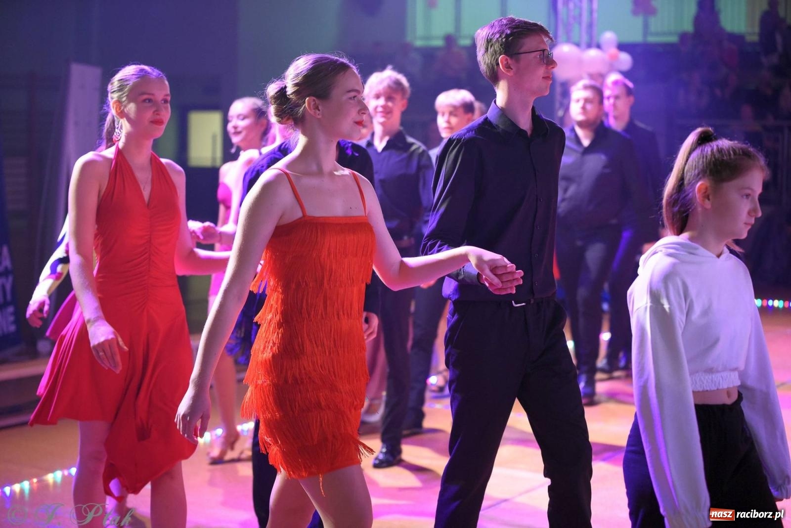 Zdjęcie w galerii na portalu naszraciborz.pl: XVI Karnawałowa Rewia Tańca w Raciborzu [FOTO i WIDEO] wiadomości z regionu