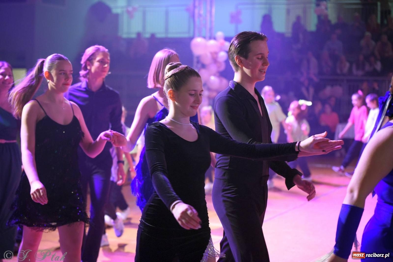 Zdjęcie w galerii na portalu naszraciborz.pl: XVI Karnawałowa Rewia Tańca w Raciborzu [FOTO i WIDEO] wiadomości z regionu