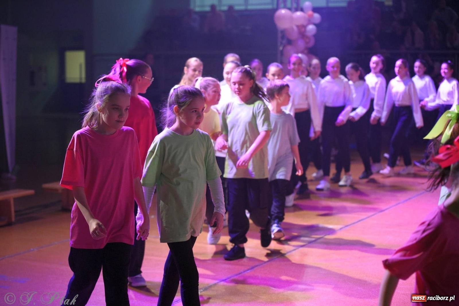 Zdjęcie w galerii na portalu naszraciborz.pl: XVI Karnawałowa Rewia Tańca w Raciborzu [FOTO i WIDEO] wiadomości z regionu