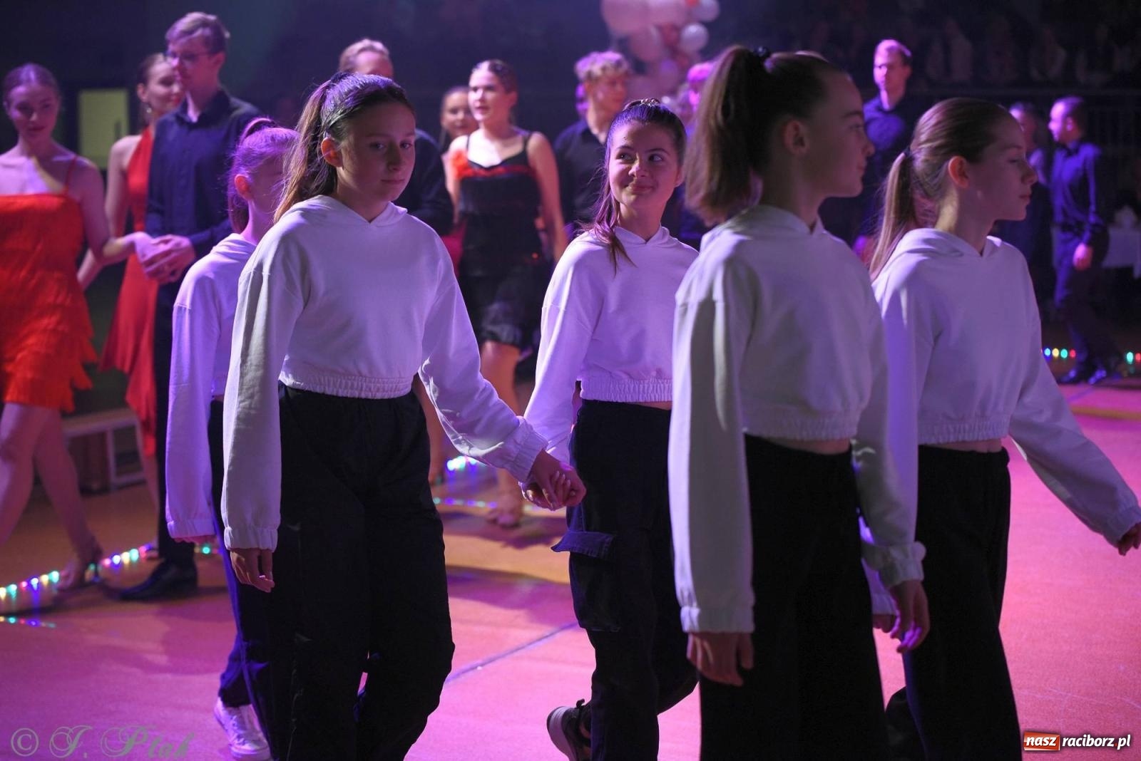 Zdjęcie w galerii na portalu naszraciborz.pl: XVI Karnawałowa Rewia Tańca w Raciborzu [FOTO i WIDEO] wiadomości z regionu