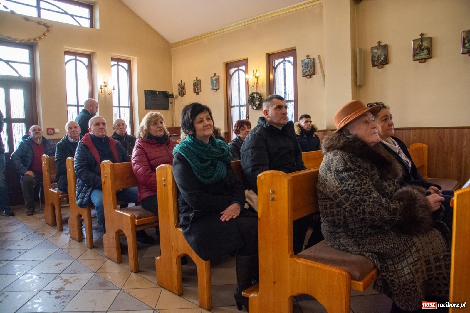 Zdjęcie w galerii na portalu naszraciborz.pl: Motocyklowe kolędowanie przy żłóbku w Raciborzu wiadomości z regionu