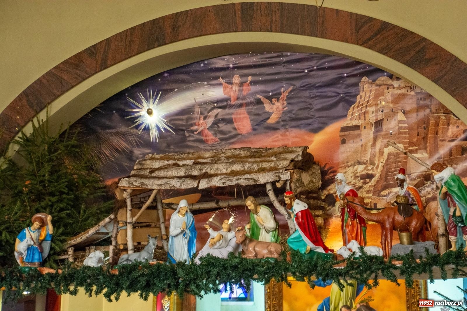 Zdjęcie w galerii na portalu naszraciborz.pl: Motocyklowe kolędowanie przy żłóbku w Raciborzu wiadomości z regionu