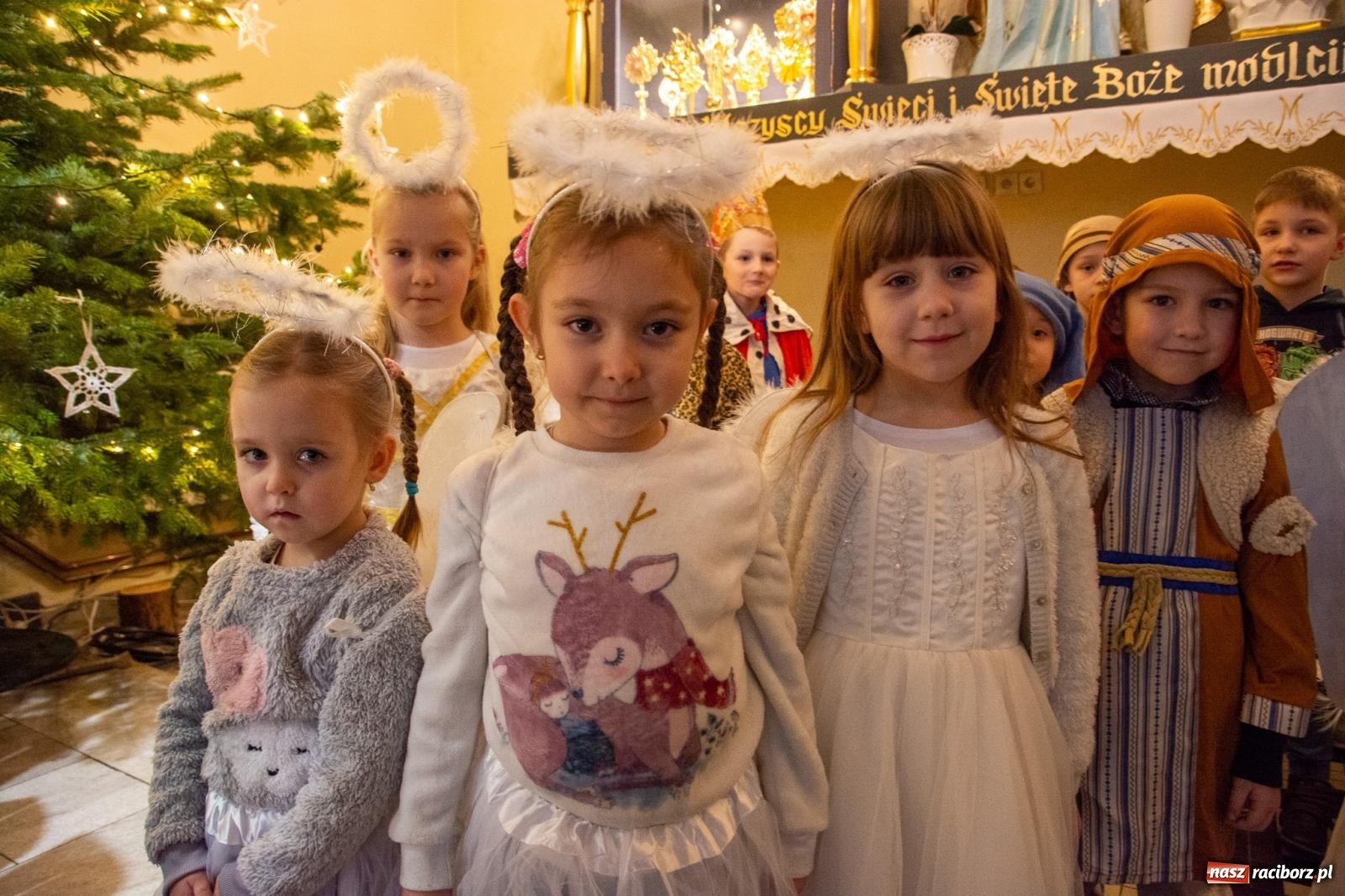 Zdjęcie w galerii na portalu naszraciborz.pl: Brzeskie kolędowanie przy żłóbku [FOTO i WIDEO] wiadomości z regionu