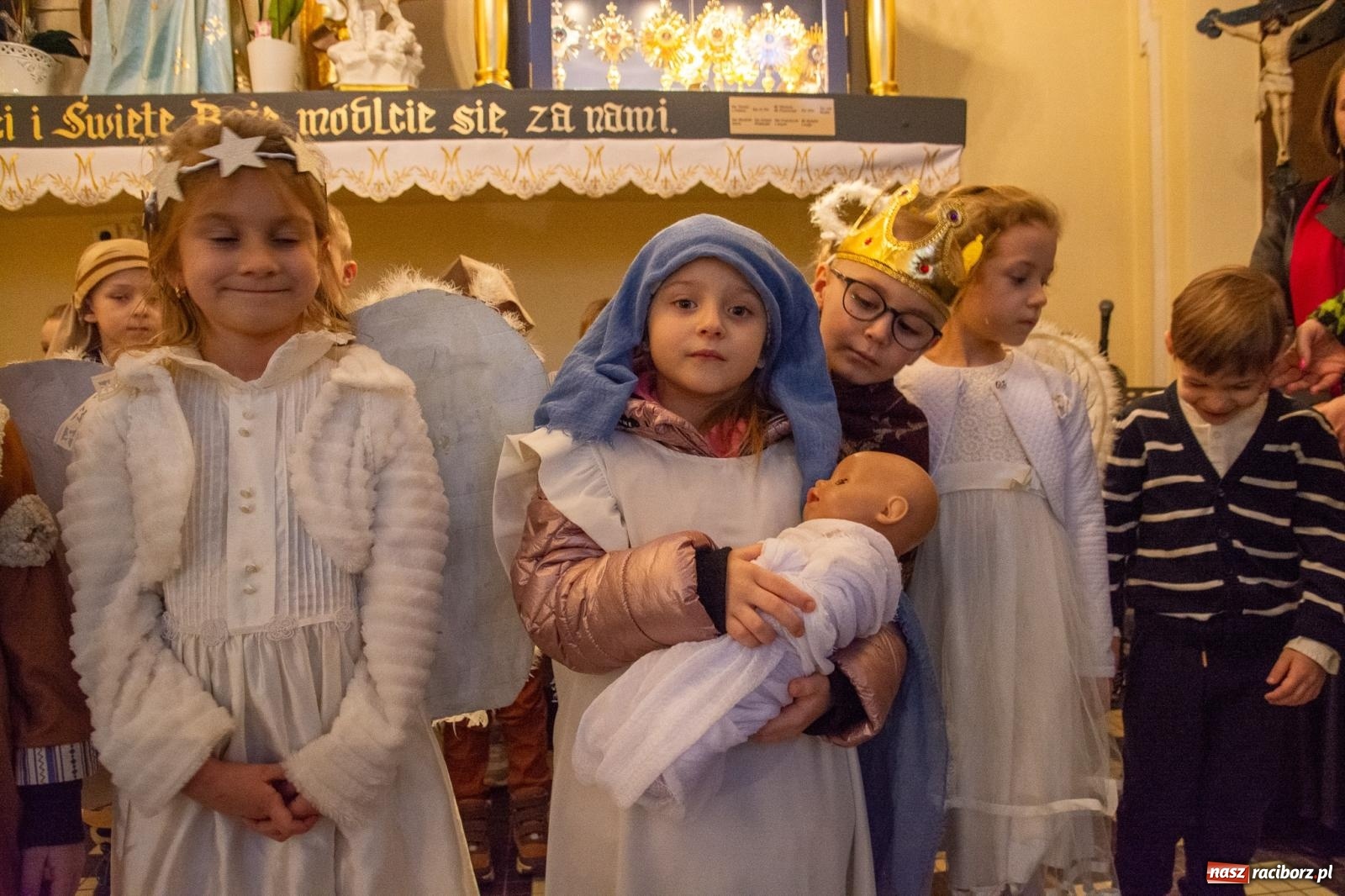 Zdjęcie w galerii na portalu naszraciborz.pl: Brzeskie kolędowanie przy żłóbku [FOTO i WIDEO] wiadomości z regionu