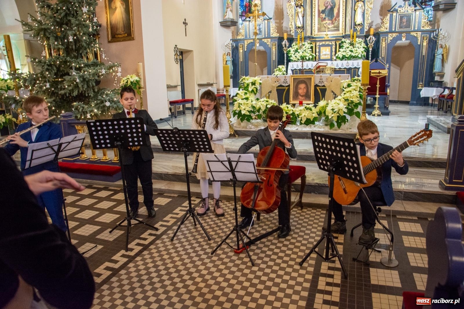 Zdjęcie w galerii na portalu naszraciborz.pl: Brzeskie kolędowanie przy żłóbku [FOTO i WIDEO] wiadomości z regionu