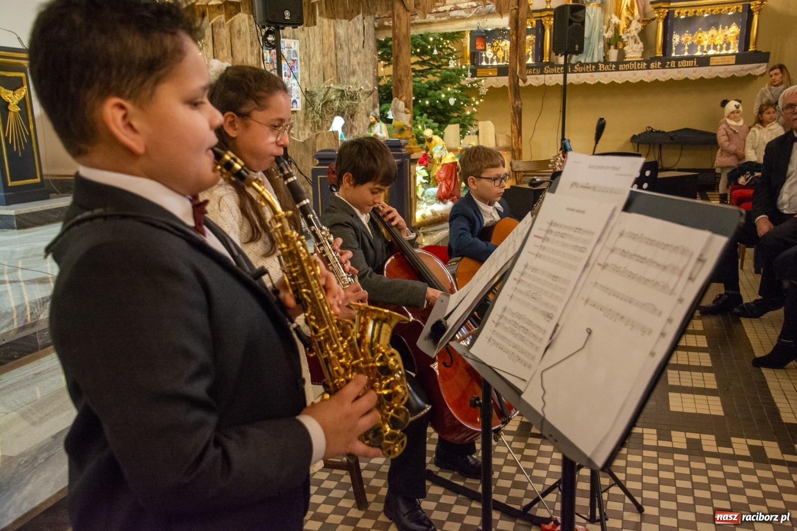 Zdjęcie w galerii na portalu naszraciborz.pl: Brzeskie kolędowanie przy żłóbku [FOTO i WIDEO] wiadomości z regionu