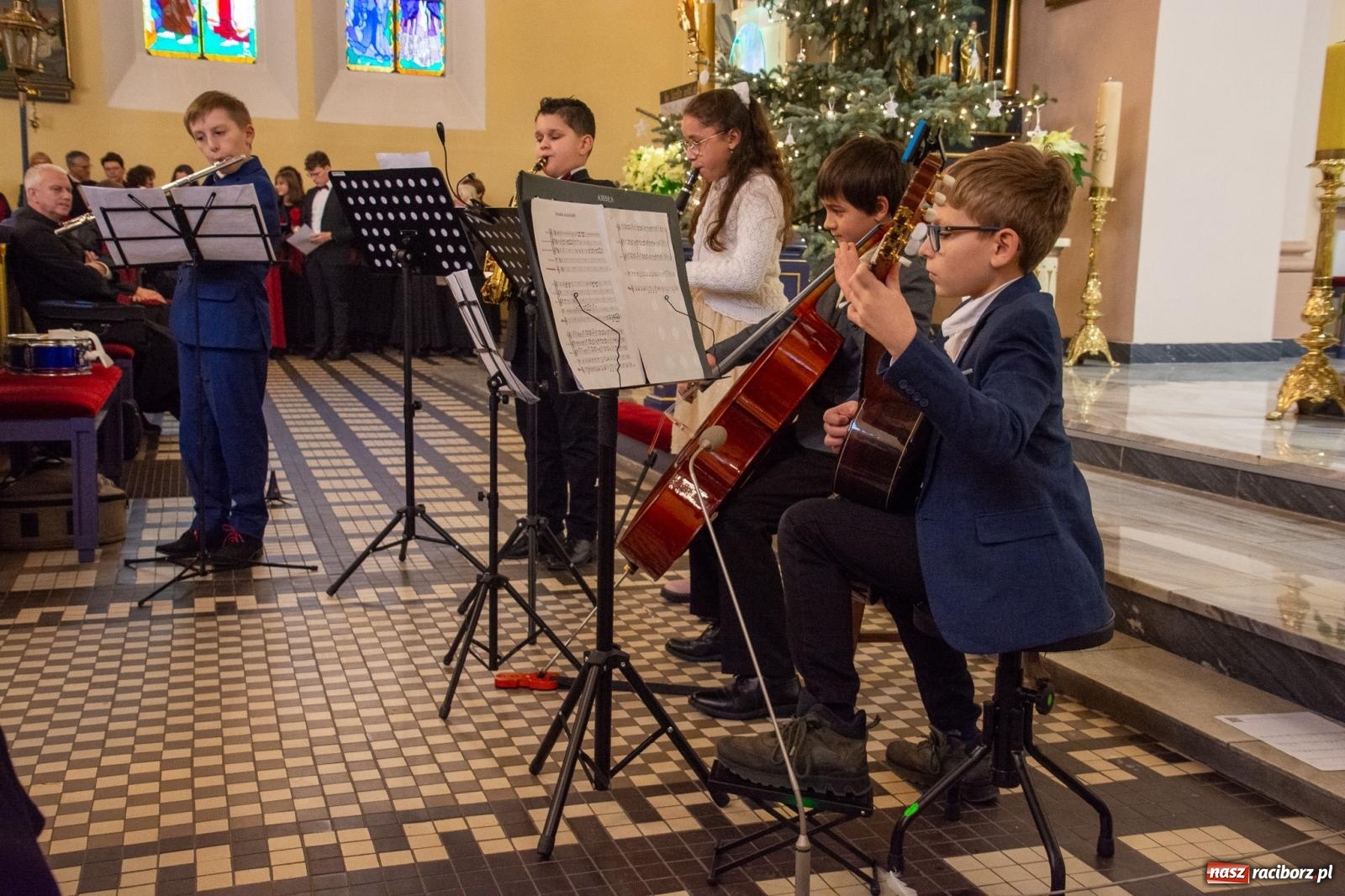 Zdjęcie w galerii na portalu naszraciborz.pl: Brzeskie kolędowanie przy żłóbku [FOTO i WIDEO] wiadomości z regionu