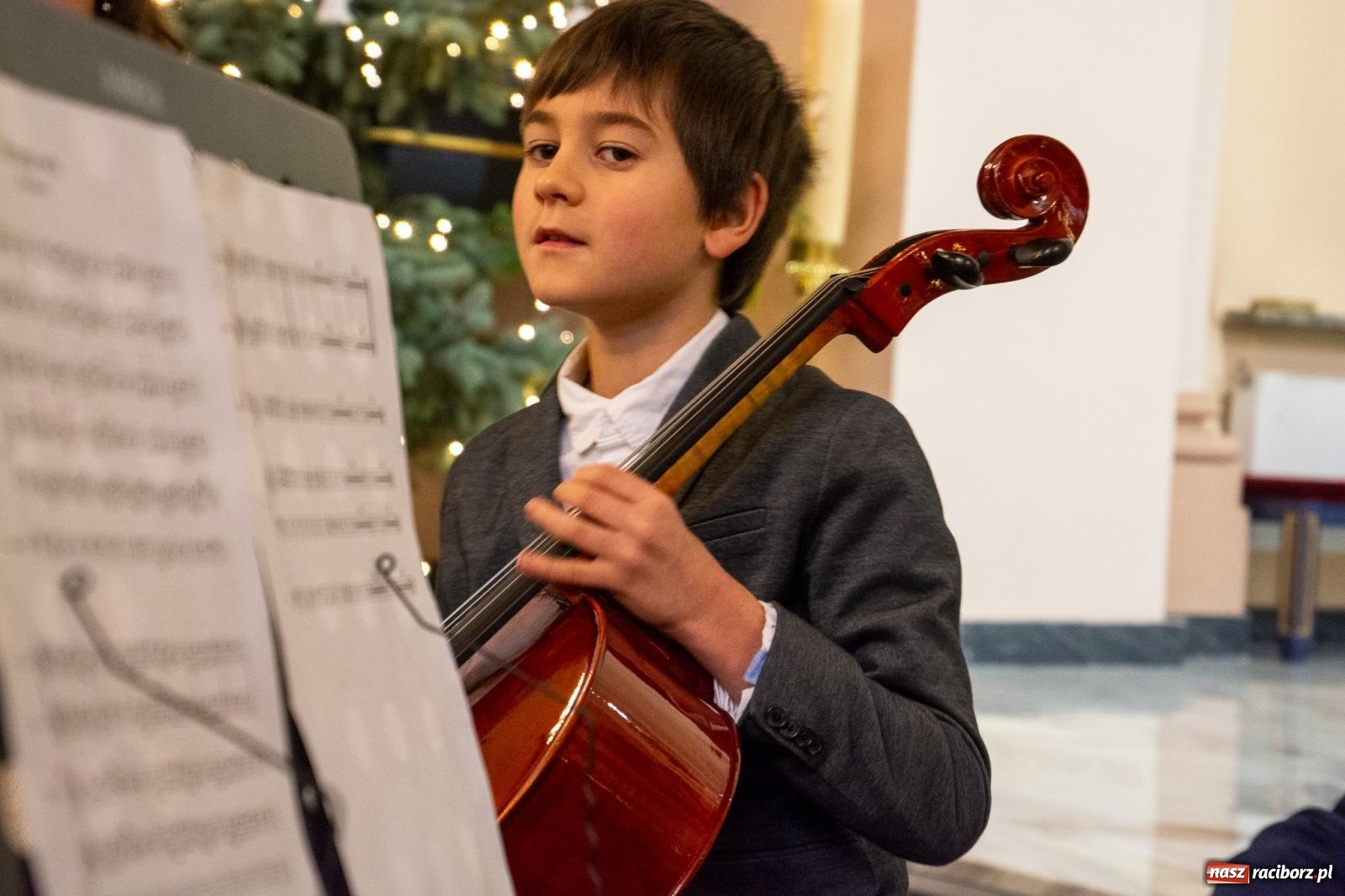Zdjęcie w galerii na portalu naszraciborz.pl: Brzeskie kolędowanie przy żłóbku [FOTO i WIDEO] wiadomości z regionu