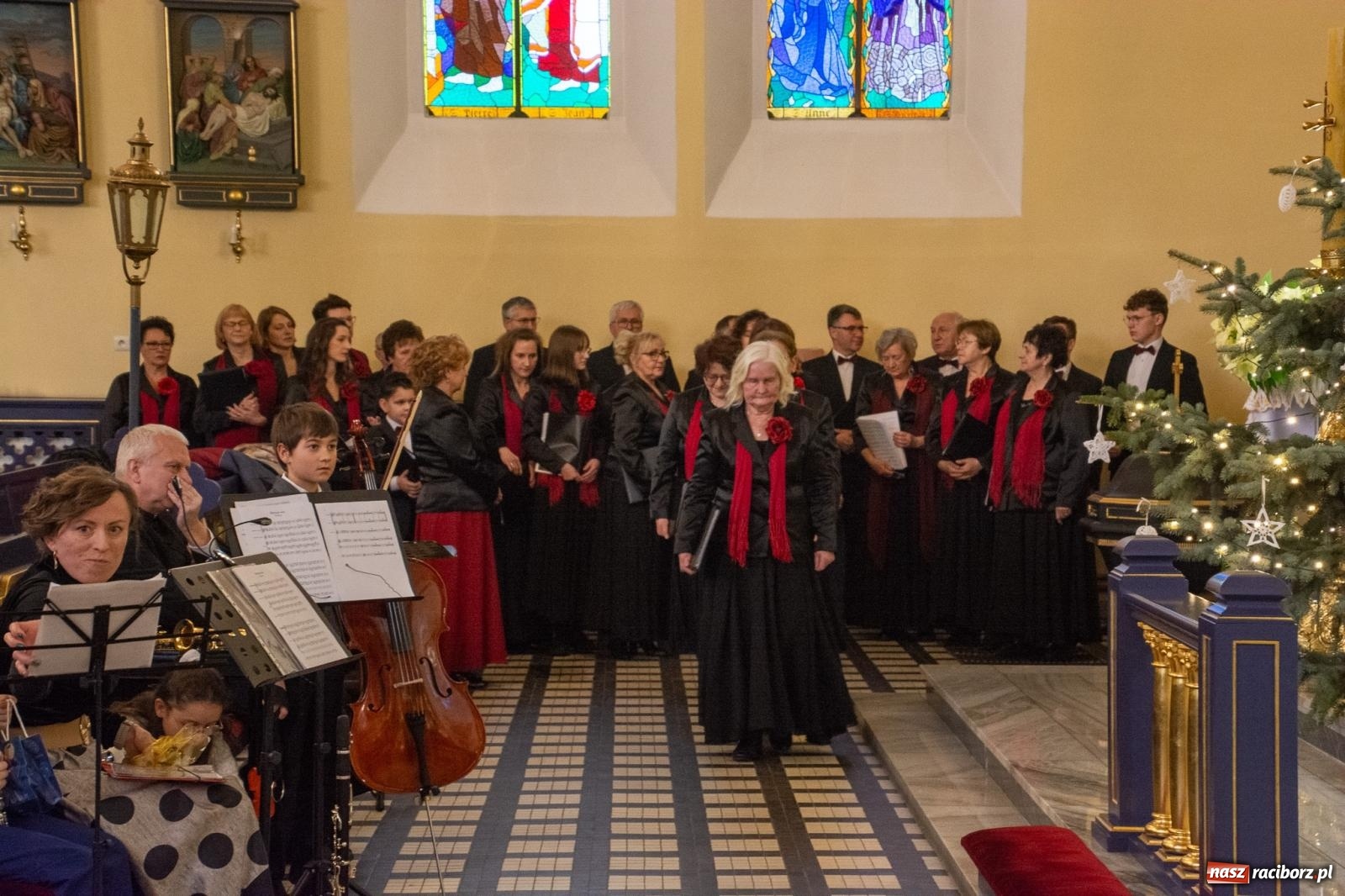 Zdjęcie w galerii na portalu naszraciborz.pl: Brzeskie kolędowanie przy żłóbku [FOTO i WIDEO] wiadomości z regionu