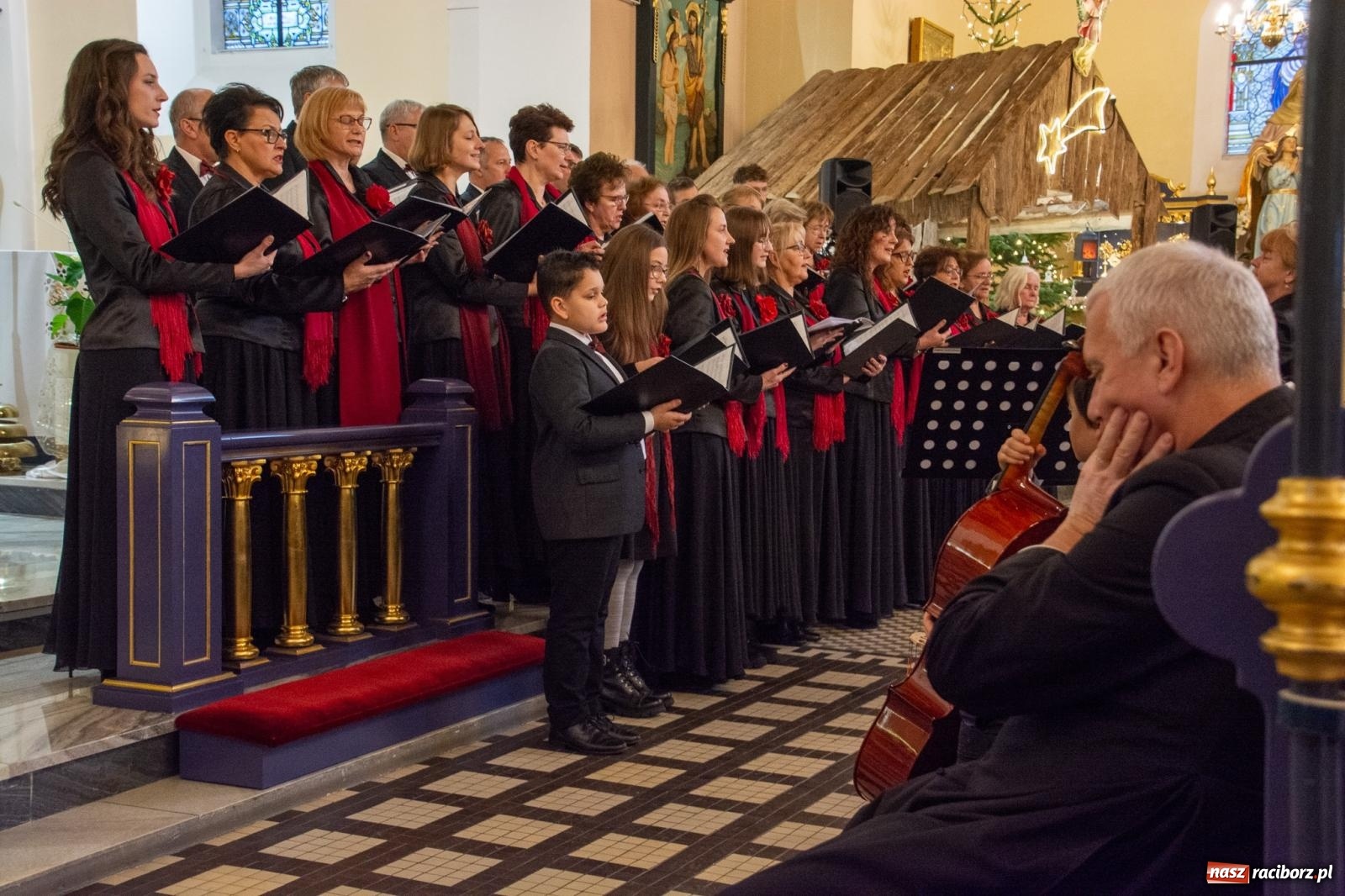 Zdjęcie w galerii na portalu naszraciborz.pl: Brzeskie kolędowanie przy żłóbku [FOTO i WIDEO] wiadomości z regionu