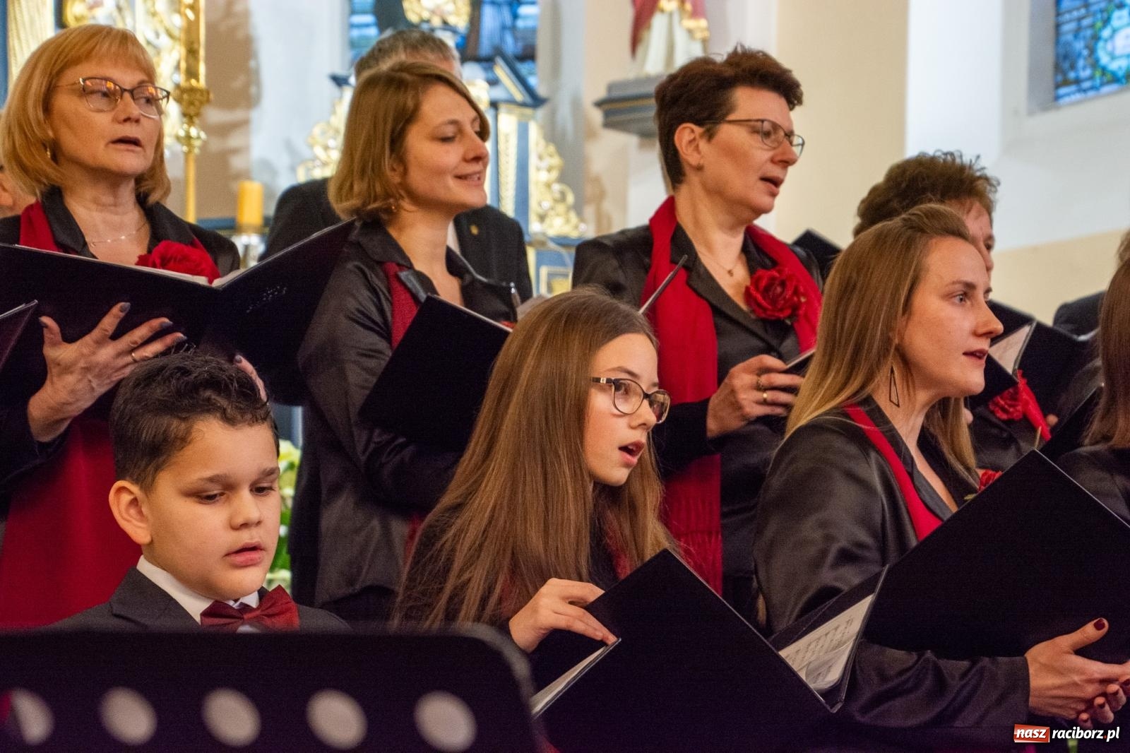 Zdjęcie w galerii na portalu naszraciborz.pl: Brzeskie kolędowanie przy żłóbku [FOTO i WIDEO] wiadomości z regionu