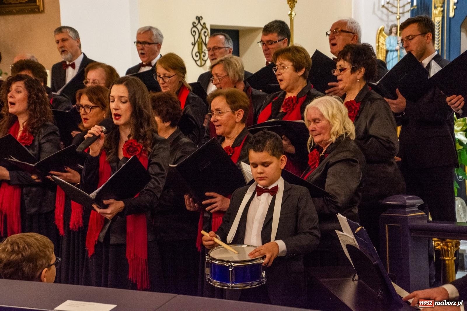 Zdjęcie w galerii na portalu naszraciborz.pl: Brzeskie kolędowanie przy żłóbku [FOTO i WIDEO] wiadomości z regionu