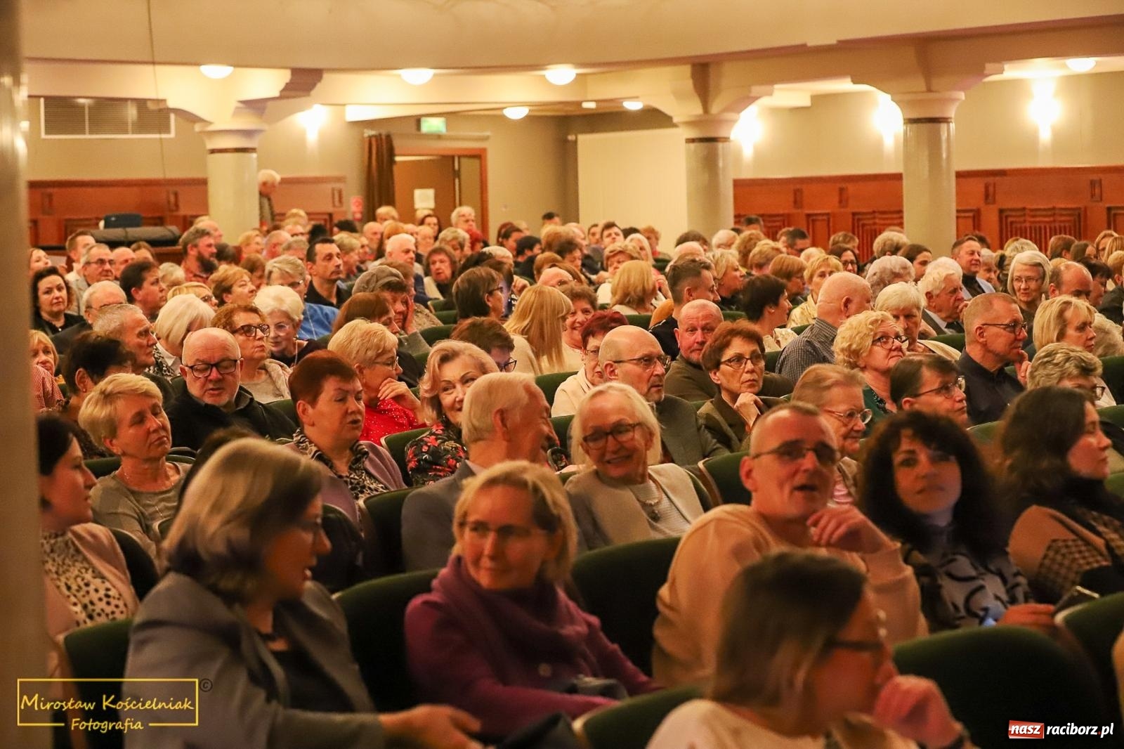 Zdjęcie w galerii na portalu naszraciborz.pl: Śladami Agnieszki Osieckiej w RCK. Janek Górka zaśpiewał w Raciborzu [FOTO i WIDEO] wiadomości z regionu