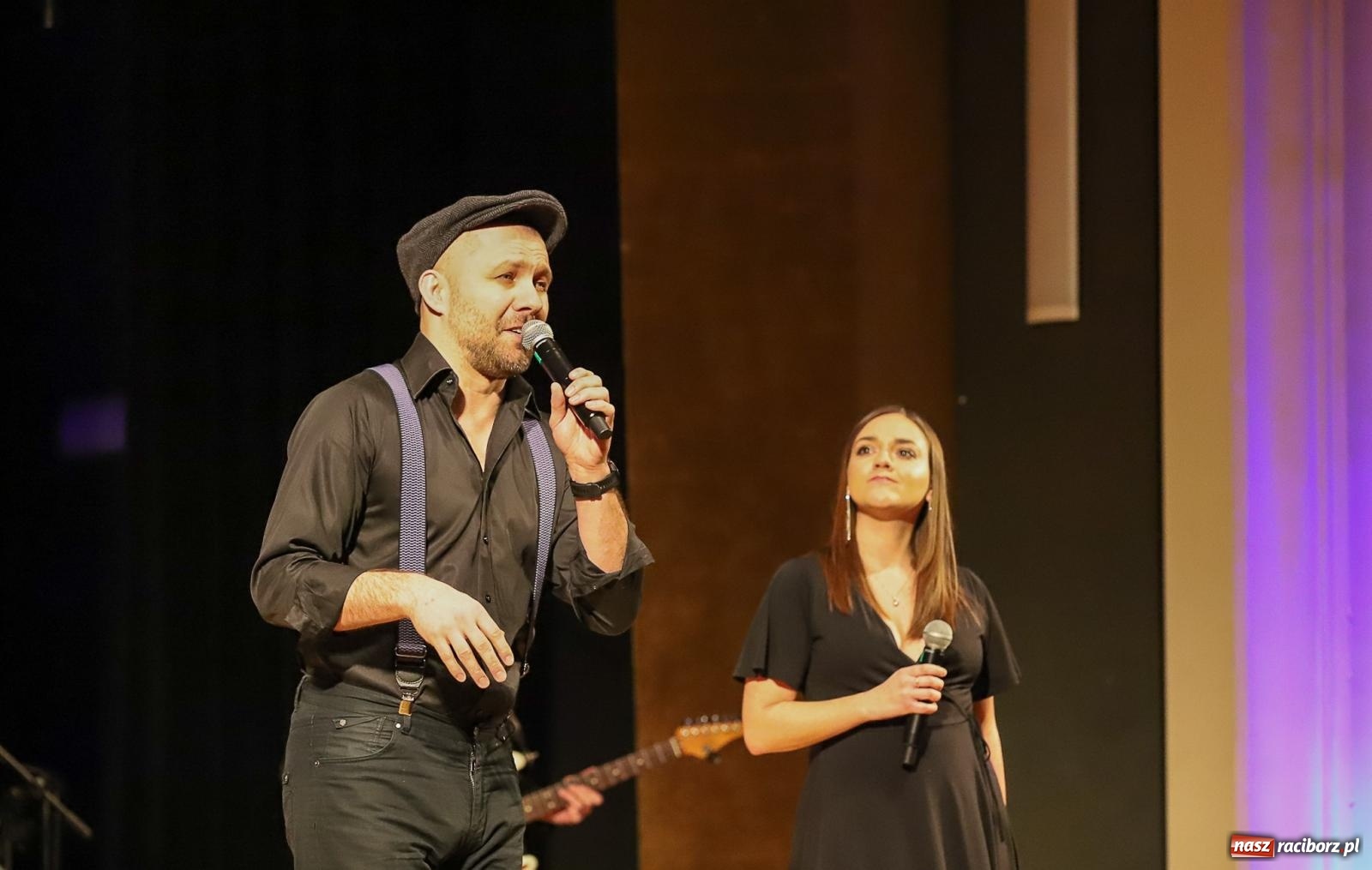 Zdjęcie w galerii na portalu naszraciborz.pl: Śladami Agnieszki Osieckiej w RCK. Janek Górka zaśpiewał w Raciborzu [FOTO i WIDEO] wiadomości z regionu