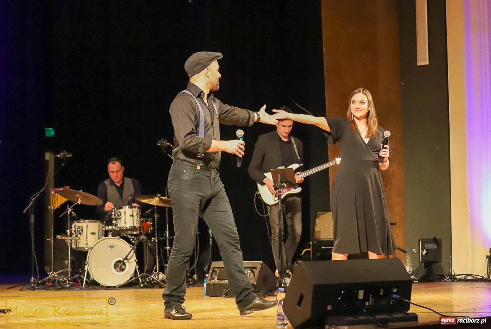 Zdjęcie w galerii na portalu naszraciborz.pl: Śladami Agnieszki Osieckiej w RCK. Janek Górka zaśpiewał w Raciborzu [FOTO i WIDEO] wiadomości z regionu