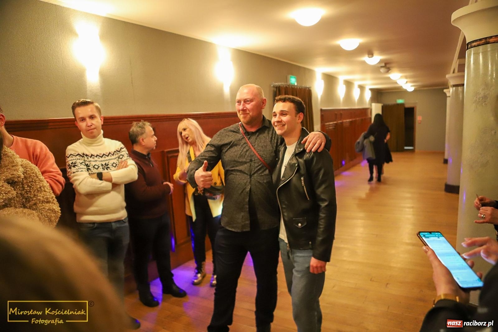 Zdjęcie w galerii na portalu naszraciborz.pl: Śladami Agnieszki Osieckiej w RCK. Janek Górka zaśpiewał w Raciborzu [FOTO i WIDEO] wiadomości z regionu