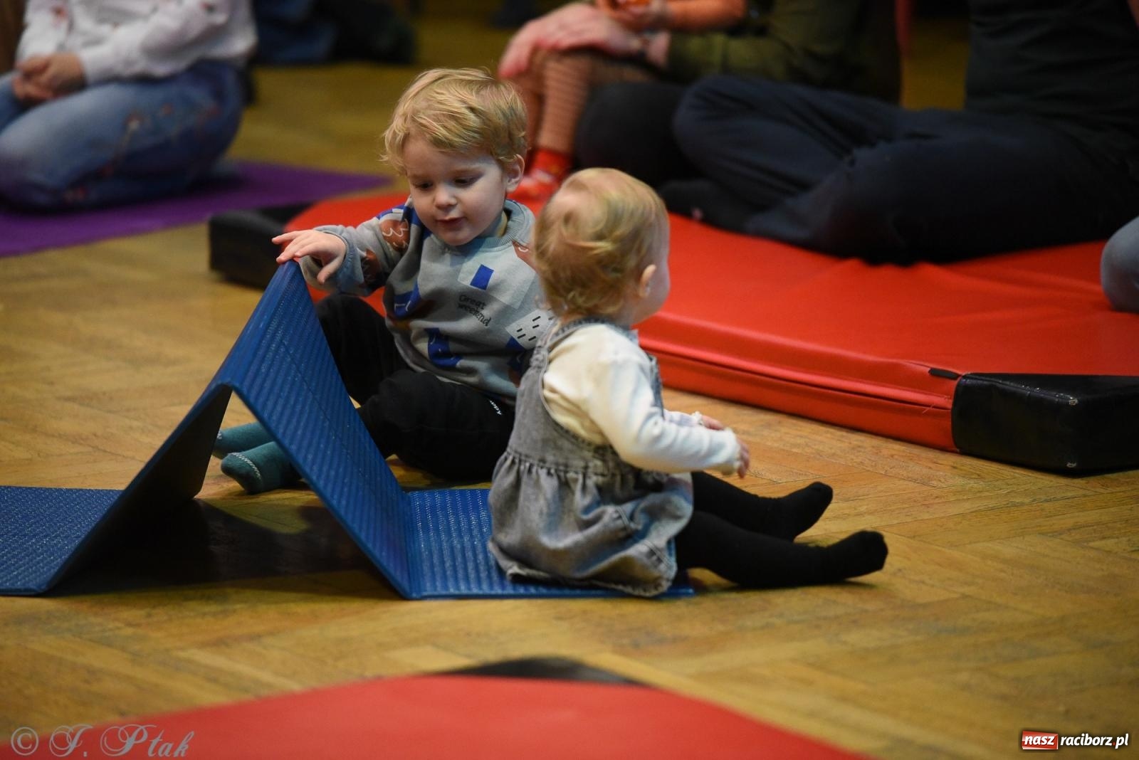 Zdjęcie w galerii na portalu naszraciborz.pl: Maluchy w krainie dźwięku i karnawał [FOTO i WIDEO] wiadomości z regionu