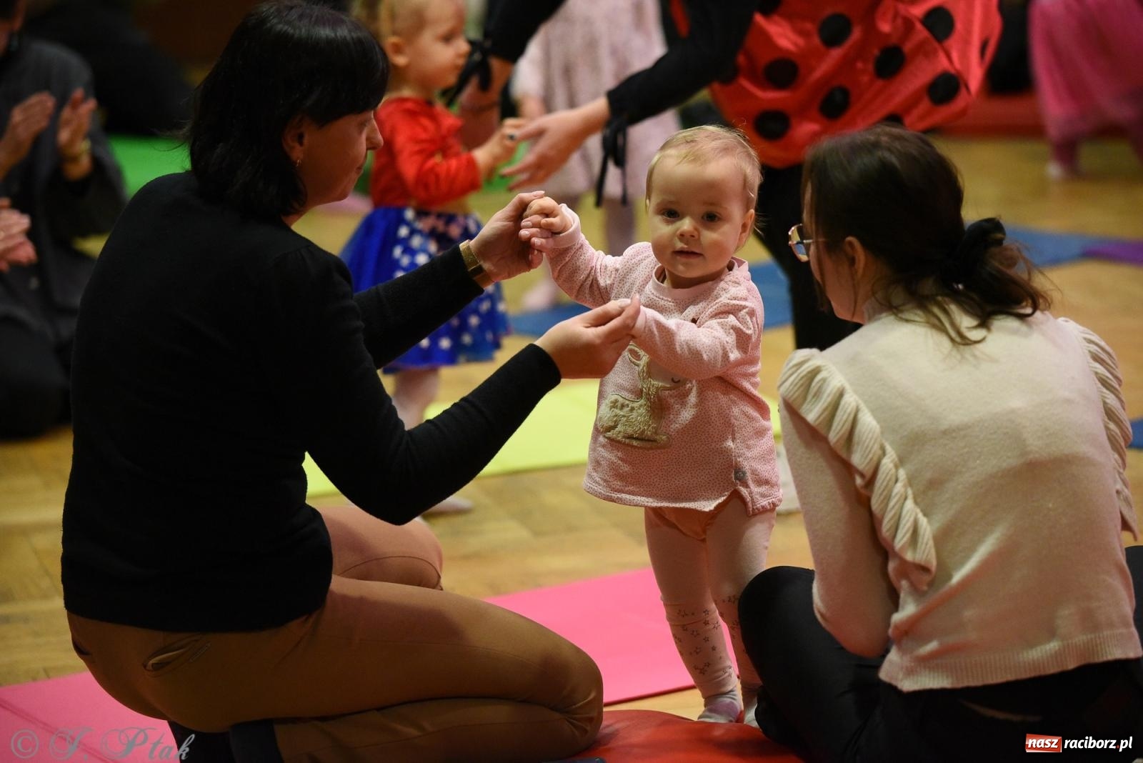 Zdjęcie w galerii na portalu naszraciborz.pl: Maluchy w krainie dźwięku i karnawał [FOTO i WIDEO] wiadomości z regionu
