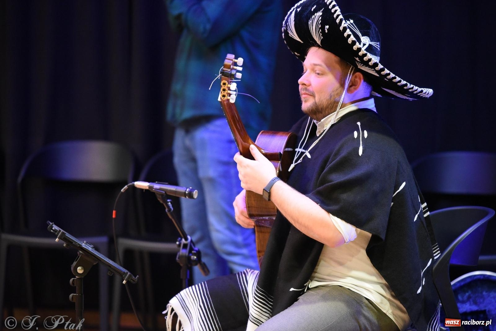 Zdjęcie w galerii na portalu naszraciborz.pl: Maluchy w krainie dźwięku i karnawał [FOTO i WIDEO] wiadomości z regionu