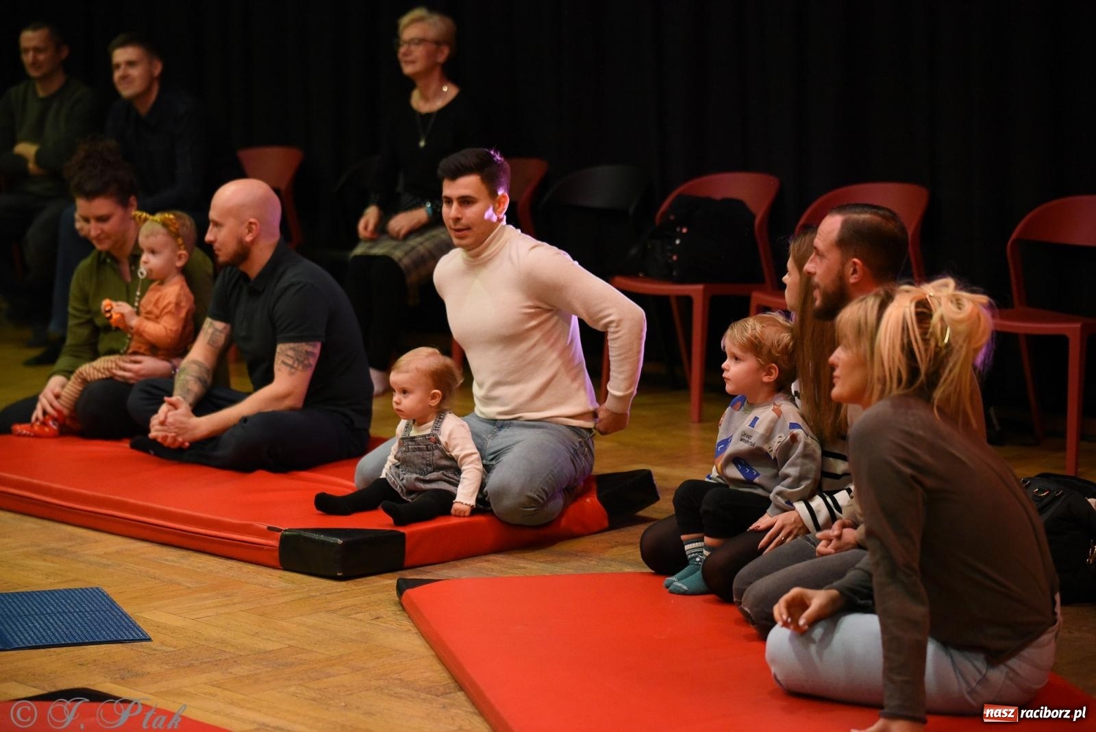 Zdjęcie w galerii na portalu naszraciborz.pl: Maluchy w krainie dźwięku i karnawał [FOTO i WIDEO] wiadomości z regionu
