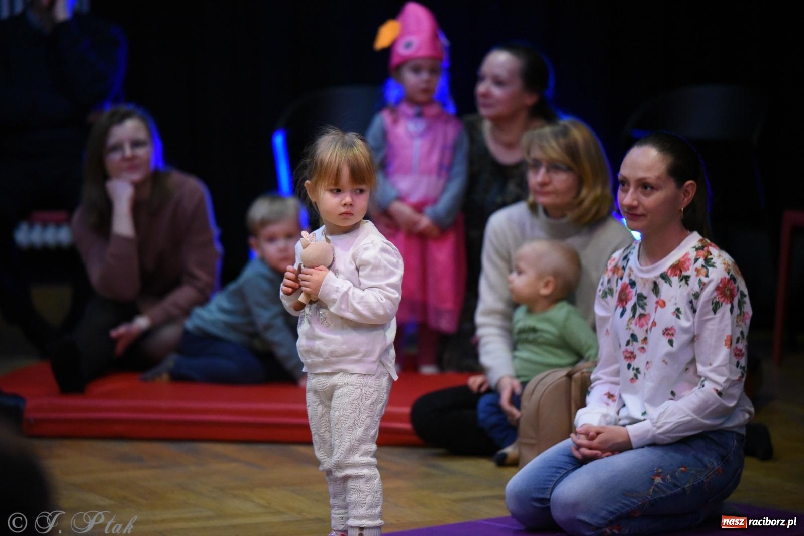 Zdjęcie w galerii na portalu naszraciborz.pl: Maluchy w krainie dźwięku i karnawał [FOTO i WIDEO] wiadomości z regionu