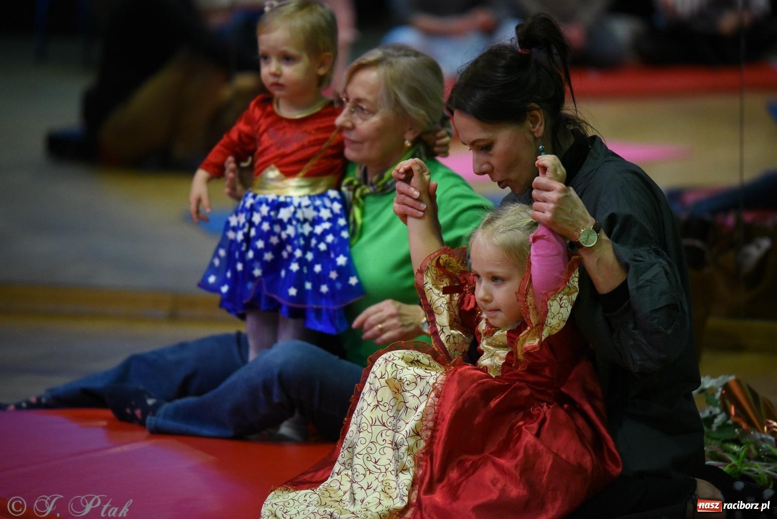 Zdjęcie w galerii na portalu naszraciborz.pl: Maluchy w krainie dźwięku i karnawał [FOTO i WIDEO] wiadomości z regionu